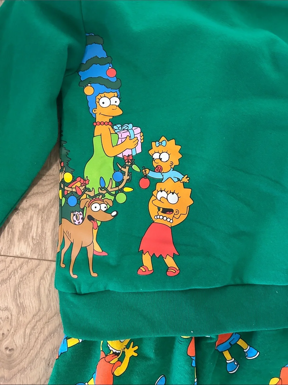 The Simpson Holiday Unisex Christmas matching sweatsuit, Green, size 4-5, NWOT